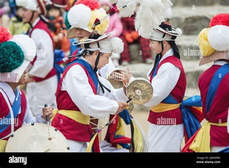 The Ending Of The Traditional Korea Farmers Dance At The Korean Folk