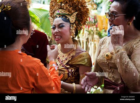 Bali wedding japanese bride Fotos und Bildmaterial in hoher Auflösung