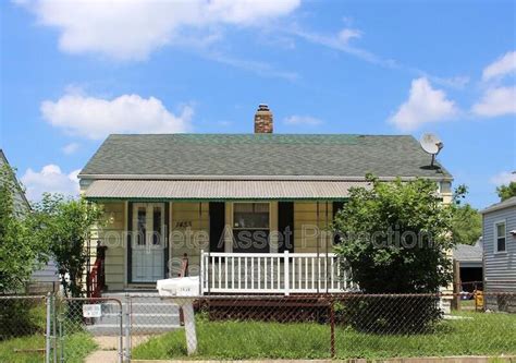 Request A Viewing For 1453 Truman Street Tenant Turner