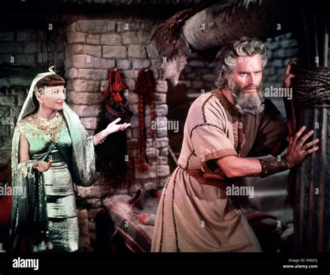 Anne baxter the ten commandments hi-res stock photography and images ...