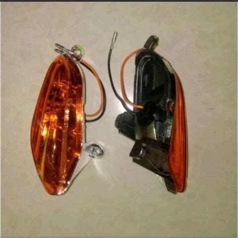 Jual LAMPU SEIN SEN RITTING SET KANAN KIRI KUNING SATRIA HIU MALAY