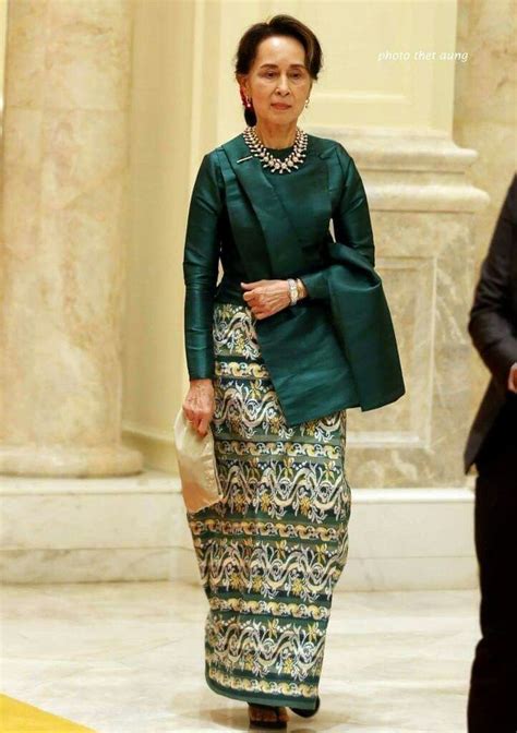 Pin By Kyaw Swar Aung On အမေစု Daw Aung San Suu Kyi Myanmar Dress