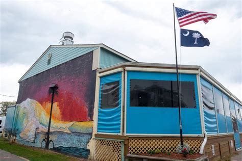 This Surfside Beach Sc Restaurant Is Adding A New Waterfront Location In Murrells Inlet