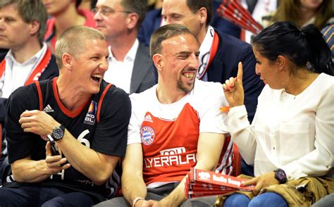 Vidéo Franck Ribéry avec son coéquipier Bastian Schweinsteiger à sa