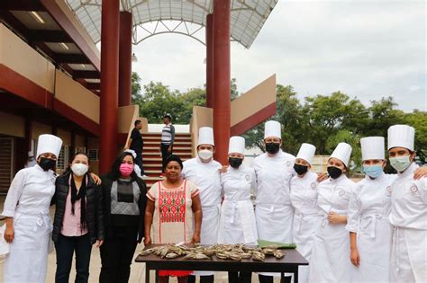 Celebra Escuela de Gastronomía de la UABJO el día del y la Chef con