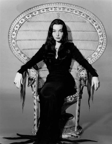 Morticia Addams Carolyn Jones Wallpaper