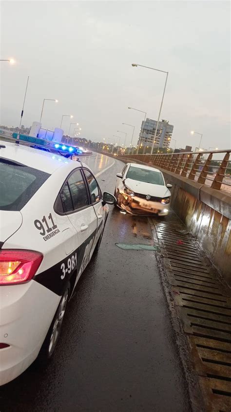 Una mujer resultó lesionada tras despiste vehicular en el Acceso Sur