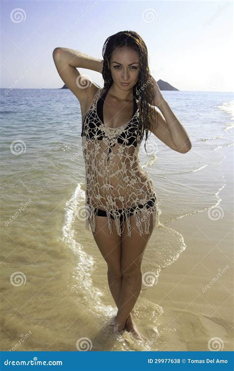 Bel Adolescent Dans Le Bikini Photo Stock Image Du Brune Fille