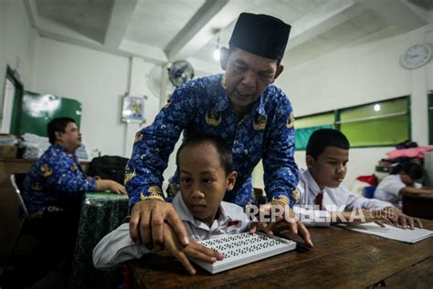 Segini Rata Rata Gaji Guru Honorer Di Indonesia Republika Online