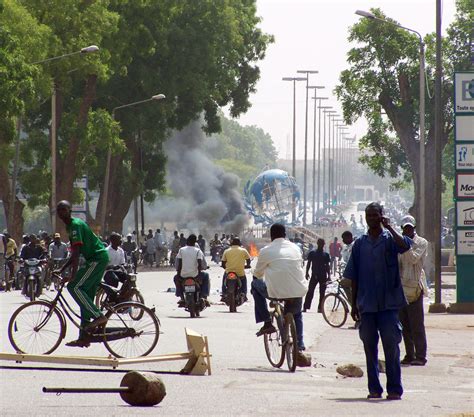 Burkina Faso Sees Clashes as Merchants Stage Protests - The New York Times