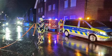 Nächtlicher Großeinsatz für Ahauser Feuerwehr im Hessenweg