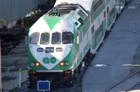 Go Transit Mpi Mp Ph C Sitting In Willowbrook Yard Flickr