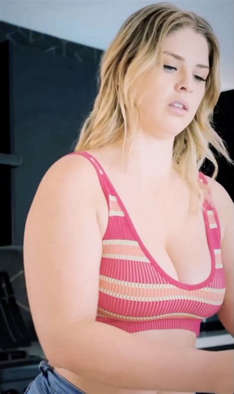 What S The Name Of This Hot Big Tits Bitch Replies Namethatporn
