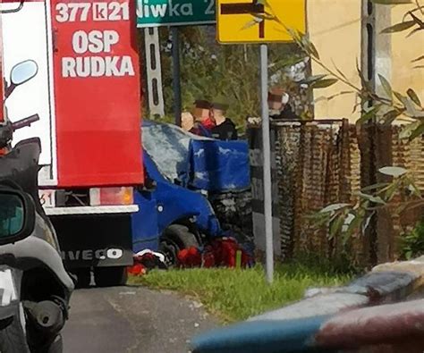 Tarnów Horror na drodze Kierowca zjechał z drogi i uderzył w