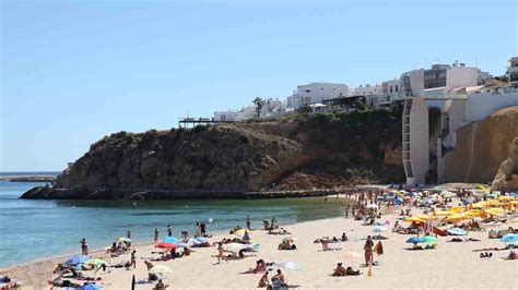 Albufeira Mulher Inglesa Morre Na Praia Do Peneco