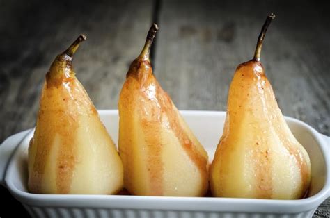 How To Cook A Pear In The Microwave Baked Pears Poached Pears Pear Dessert