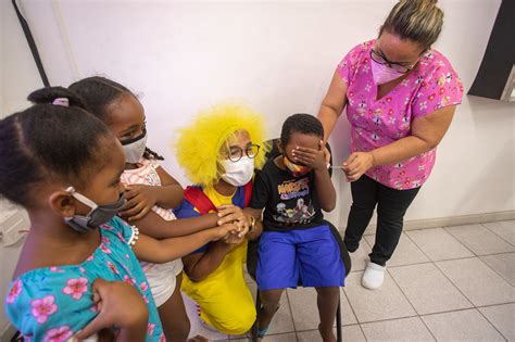 Mais De Crian As J Se Vacinaram Contra A Covid Em Lauro De