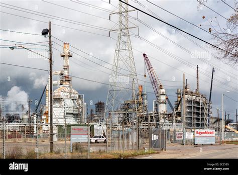 Baytown Exxonmobil Hi Res Stock Photography And Images Alamy