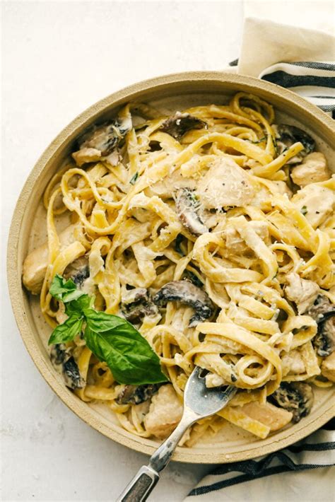 Easy One Pot Chicken And Mushroom Fettuccine Alfredo Recipe Detoxil