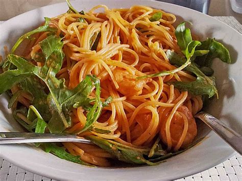 Bandnudeln Mit Rucola In Tomaten Butter So E Von Helloina Chefkoch