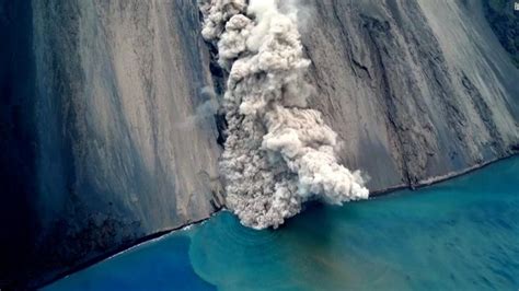 Video Italy S Stromboli Volcano Erupts Pouring Lava Into Sea Cnn