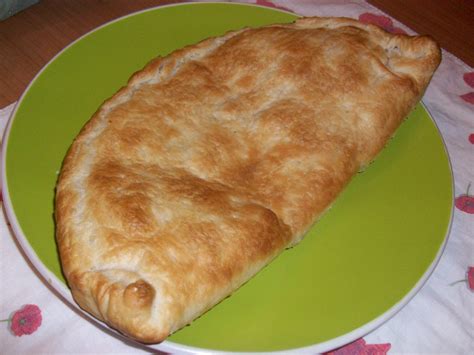 Calzone Di Sfoglia Con Wurstel E Formaggio Da Le Ricette Di Zia Patty