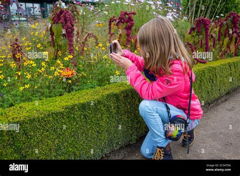 Une Jeune Fille Enfant Femelle Banque De Photographies Et Dimages à