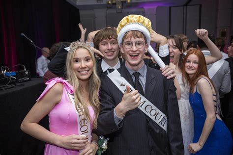 Prom King And Queen Dance