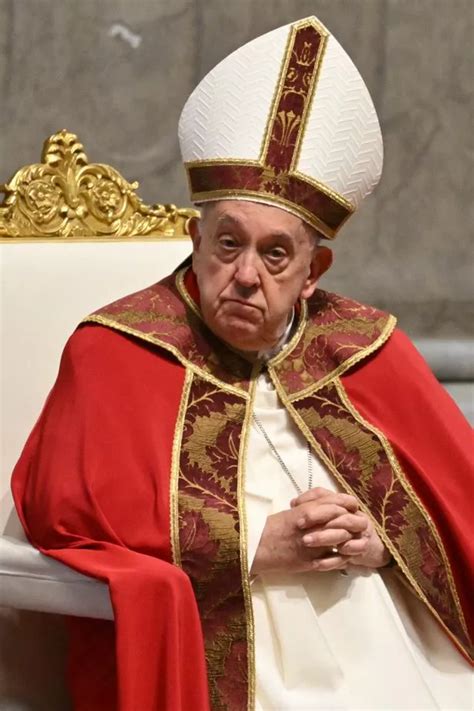 Pope Slammed Over Gay Slur In Chat With Bishops But It S Brushed Off As