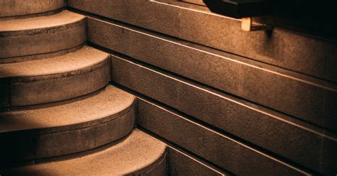 Law Firm Compensation Report 2023 24 Vahura