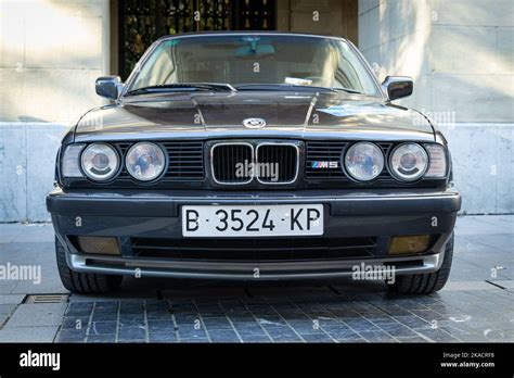 SAN SEBASTIÁN ESPAÑA 22 DE OCTUBRE de 2022 1987 BMW M5 E34 vista