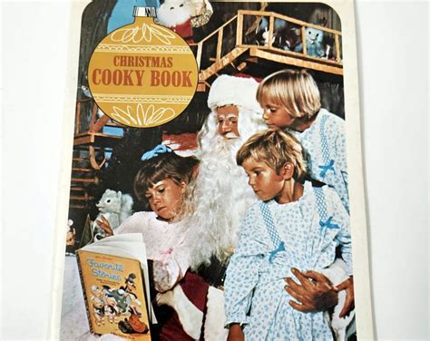 Vintage Christmas Cooky Book By The Wisconsin Electric Power Company