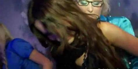 DRUNK SEX ORGY Estrella porno europea convirtió la fiesta en orgía Tnaflix