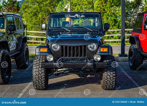 Jeep Wrangler TJ Sport Softtop Editorial Stock Image Image Of Drive