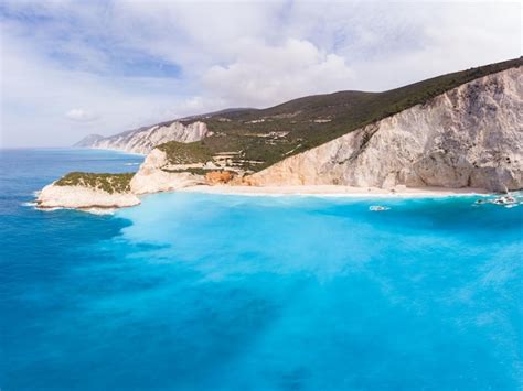 Bela Praia A Rea E Ba A De Gua Na Linha Costeira Espetacular Grega