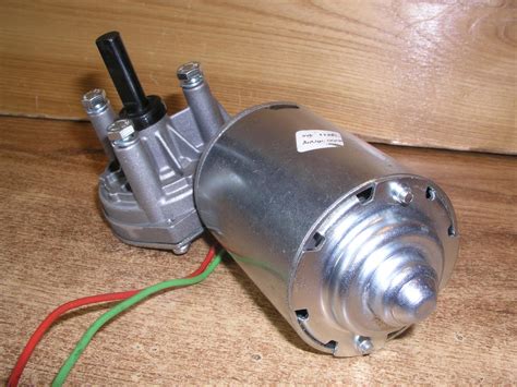 Elektromotor s převodovkou ELVI 101 645 12VDC 18Nm Aukro