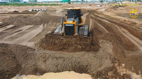 Giant Bulldozers In Action Shantui Bulldozer Pushing Sand Bulldozer