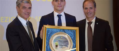 Premio Luca Colosimo Al Seregnese Simone Sozza Il Riconoscimento