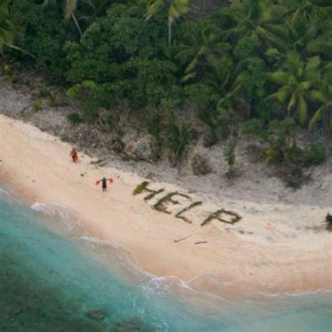 Naufraghi Scrivono Help Su Un Isola Deserta E Vengono Salvati