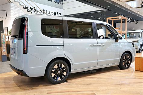 ホンダ ステップワゴン Ehev エア フィヨルドミストパール Honda Step Wgn Ehev Air Fjord Mist