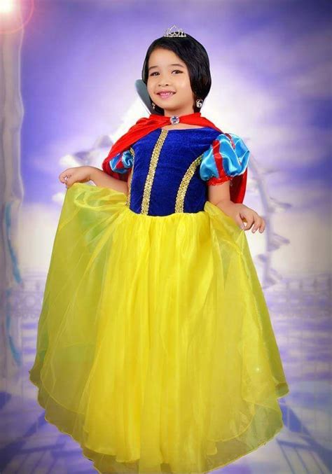 Pin By Evelyn Zuniga On Snow White And The Seven Dwarfs Girls Fancy Dresses Snow White