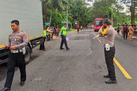 Kecelakaan Beruntun Kendaraan Di Kulonprogo Pemotor Tewas Mengenaskan