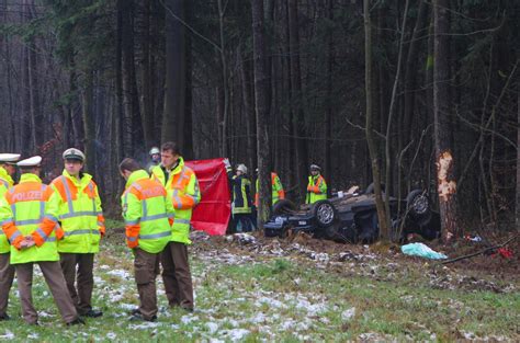 Zwei Tote Nach Unfall Auf Der A Bei Altdorf