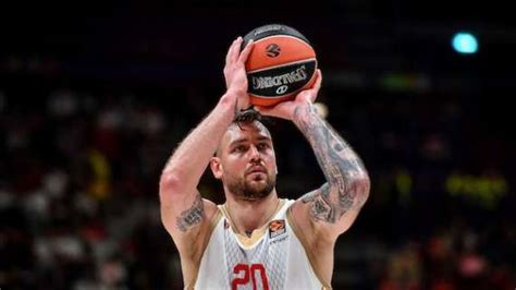 Mercato Lba Olimpia Milano Tratta Il Lungo Donatas Motiejunas