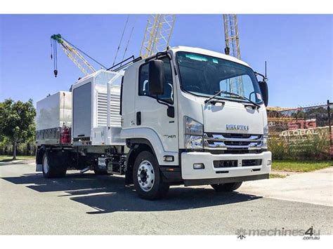 Buy New Isuzu Stg Global 2023 Isuzu Ftr 150 260 3000l Vacuum Excavator Vacuum Tanker Truck In