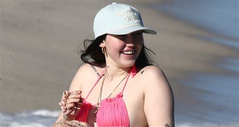 Noah Cyrus Rocks Pink Bikini For Day At The Beach In Miami Bikini