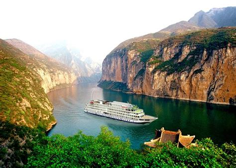 Yangtze 1 Cruise Ship, Yangtze River Cruises, Three Gorges, Yangtze ...