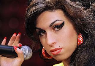 fashionista franca: the Amy Winehouse Eyeliner