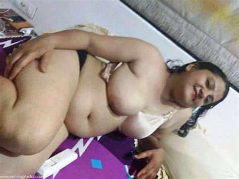 Indian MILF Sex Big Ass Horny Bhabhi Filmed Naked Indian Girls Club