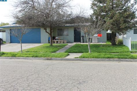 551 N California Ct Tulare Ca 93274 Mls 128319 Redfin